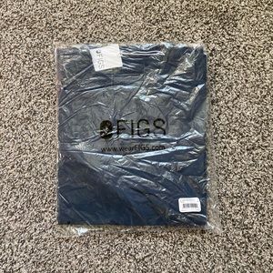 NWT NEVER OPENED FIGS DARK HARBOR CASMA TOP SMALL